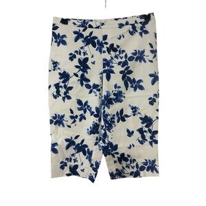 Isaac Mizrahi White clam Diggers with Blue Floral Print